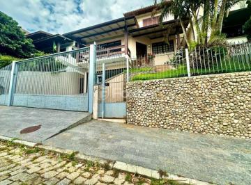 ff67c953 · Casa, 4 dormitórios, 263 m², em Abraão