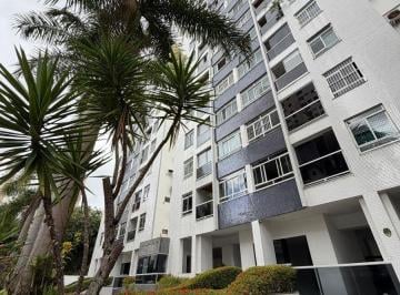 Apartamento de 2 quartos, Salvador · Apartamento a venda no Itaigara com 2 quartos reformado e dependência no Jardim Itaigara