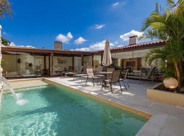 Casa · 344m² · 3 Quartos · 4 Vagas · Casa à Venda 3 Quartos 1 Suíte 4 Vagas São Lourenço Curitiba