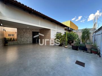 Casa · 280m² · 3 Quartos · 8 Vagas · CASA GRANDE, 3 QUARTOS, UM SUÍTE, DOIS BANHEIROS SOCIAIS, SEIS GARAGENS COBERTAS, DUAS VAGAS DESCOBE