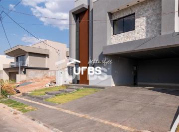 Casa · 215m² · 4 Quartos · 2 Vagas · Sobrado no Jardins Porto