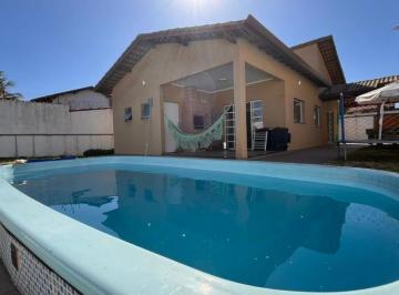 Casa de 3 quartos, Itanhaém · Casa à 50m do mar com 3 quartos e piscina em Itanhaém.