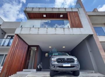 Casa de 4 quartos, Curitiba · Sobrado com 272m2 em condomínio fechado ao lado do Condor Campo Comprido!