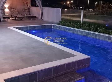 Casa · 300m² · 3 Quartos · 2 Vagas · Casa 300m² 3 quatos Pedra Branca - Palhoça Piscina com cascata