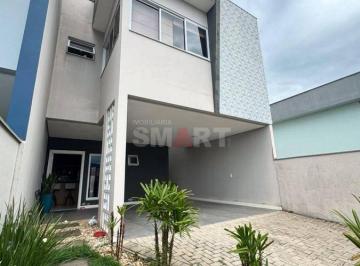 Casa · 137m² · 3 Quartos · 2 Vagas · Geminado com 1 suite + 2 quartos, semimobiliado e com piscina