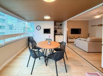 Apartamento · 3 Quartos · 1 Vaga · Apartamento Quadra Mar Mobiliado com Sacada com Churrasqueira à Venda no Centro de Balneário Cambori