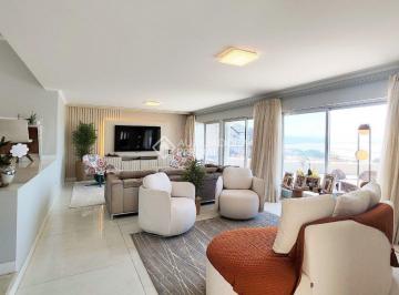 Casa · 204m² · 4 Quartos · 6 Vagas · Casa no centro de Florianópolis próximo a beira mar norte.