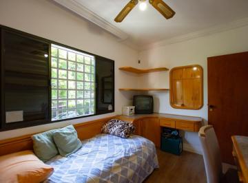 IMG_20260624_181556_002.jpeg · Confortável casa para venda em Vila Madalena com 5 quartos, sendo 1 suíte, 253m² - remaxfront#QH0VL
