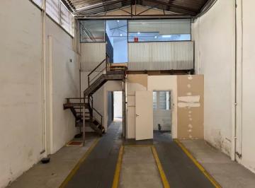 Comercial · 180m² · Galpão na Rua Agostinho Cantu, N. 93 • 180 m²