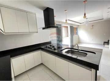 Casa · 200m² · 4 Quartos · Casa à Venda no Cruzeiro da Rasa Búzios, RJ!