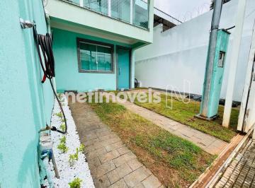 Casa · 96m² · 2 Quartos · 2 Vagas · Ótima casa com entrada individual à venda! Casa com aquecedor nos chuveiros