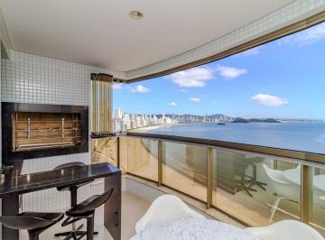 Apartamento · 173m² · 3 Quartos · 2 Vagas · Apartamento Frente Mar à venda no Centro em Balneário Camboriú.