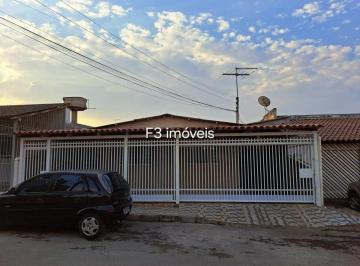 Casa de 4 quartos, Guará · Casa na QE 03, Guará I, Terreno de 200m², Casa de 4 Quartos, 2 vagas