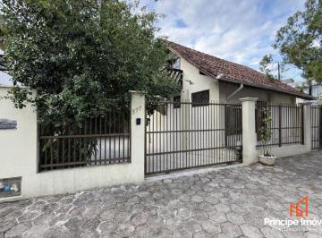 Casa · 266m² · 3 Quartos · 4 Vagas · Casa com 3 quartos no Saguaçu em Joinville