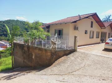 Casa · 736m² · 4 Quartos · 3 Vagas · Casa com Vista Panorâmica, Amplo Terreno e Área de Lazer
