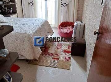 Casa · 156m² · 3 Quartos · 2 Vagas · Sobrado Residencial à Venda - Frente, SBC (Taboão) | 3 Quartos, 2 Suítes, 2 Vagas
