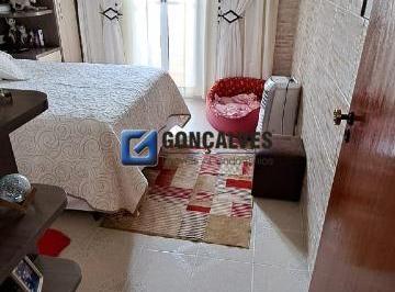 Casa · 156m² · 3 Quartos · 2 Vagas · Sobrado Residencial à Venda - Frente, SBC (Taboão) | 3 Quartos, 2 Suítes, 2 Vagas