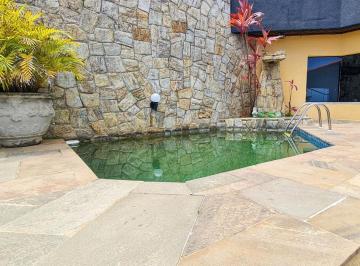 Apartamento · 163m² · 2 Quartos · 2 Vagas · Cobertura duplex à venda na praia da Enseada com lazer privativo