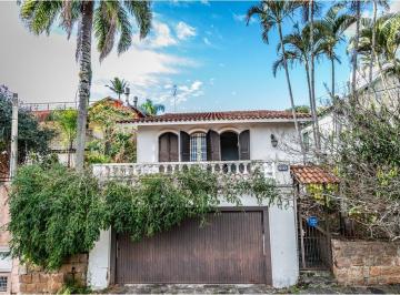 Casa · 240m² · 3 Quartos · 2 Vagas · Casa em Santa Tereza