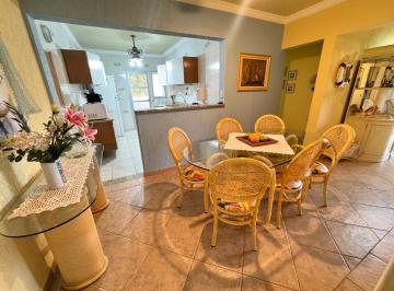 Apartamento · 94m² · 2 Quartos · 1 Vaga ·
Apartamento com Varanda e Churrasqueira à Venda no Guarujá Enseada