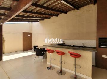 Casa · 250m² · 3 Quartos · 2 Vagas · Casa disponível para venda no bairro Jardim Patrícia em Uberlândia MG