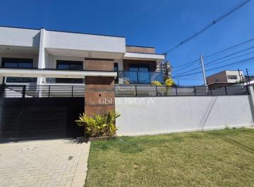 Casa · 160m² · 3 Quartos · 4 Vagas · Sobrado Novo com 3 dormitórios em Região Central