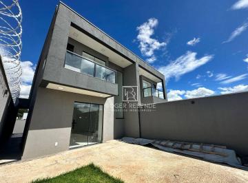24c7a68d619f675f2df4157515385c17d13c3c5c · Casa geminada em meio lote com 03 quartos no bairro Tiradentes em Betim
