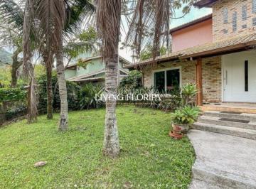 Casa · 238m² · 4 Quartos · Casa à Venda em Condomínio Fechado, com 4 Quartos, Rio Tavares - Florianópolis