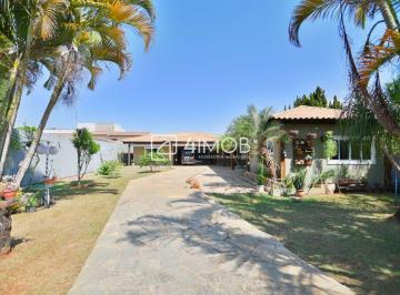 Casa de 4 quartos, Vicente Pires · RUA 6, CASA TÉRREA, 4 QUARTOS 1 SUÍTE, CHURRASQUEIRA, MODERNA
