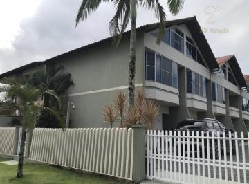 Casa · 90m² · 3 Quartos · 2 Vagas · Sobrado à venda, 150m do mar, em condomínio fechado no Volta ao Mundo, Itapoá SC