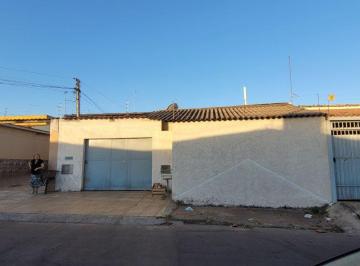 Casa de 6 quartos, Brasília · QNN 2 VENDO 2 CASAS 3 QTS NO LOTE