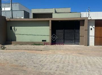 b62639d9e059de3931d9eef0d1b8917d5f04cb30 · Casa com 3 dormitórios sendo 1 suíte em Marechal Deodoro - 225m²