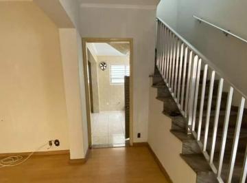 Casa · 161m² · 3 Quartos · 4 Vagas · Sobrado à venda em Vila Alzira, Santo André | 3 quartos (1 suíte) | 4 vagas | Quintal com churrasque