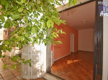 Apartamento · 91m² · 2 Quartos · Térreo com pátio no Menino Deus