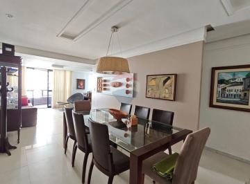 Apartamento · 115m² · 3 Quartos · 2 Vagas · Tamarineira, 03 quartos, 02 suítes, reformado, dependência completa, 02 vagas, 115m²