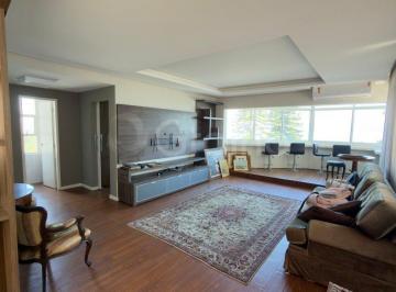 08 · Apartamento de 226m² com 4 quartos sendo 2 suítes na Beiramar