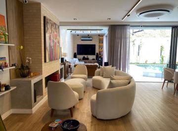 Casa de 3 quartos, Santana de Parnaíba · Casa com 3 suítes à venda no Condomínio Singular Alphaville