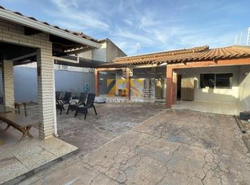 Casa · 188m² · 4 Quartos · 2 Vagas · Casa 4/4, sendo 1 suíte, 188 m² - 406 norte (Arne 53) - Palmas/TO