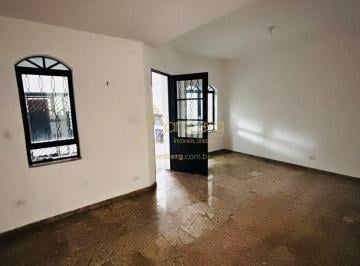 Casa · 91m² · 3 Quartos · 2 Vagas · Casa bem dimensionada, arejada e pronta para personalizar em rua arborizada