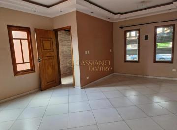 Casa · 162m² · 2 Quartos · 2 Vagas · Ótima localização, casa térrea com 2 dormitórios, próximo ao Shoping Shibata.