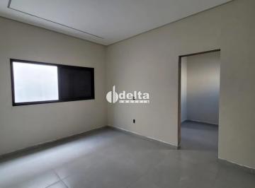 Casa · 140m² · 3 Quartos · 2 Vagas · Casa residencial com 3 quartos sendo 1 suíte disponível para venda no bairro Santa Rosa em Uberlândi