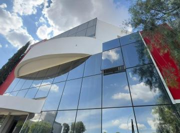 Comercial · 1400m² · 10 Vagas · Prédio Comercial para Aluguel/Locação no Setor Alphaville Flamboyant em Goiânia-GO.