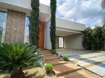 Casa · 240m² · 3 Quartos · 2 Vagas · Residencial AnaVille - Casa térrea 3 suítes à Venda no Condomínio Residencial AnaVille em Anápolis-G