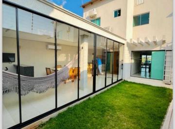 Casa · 220m² · 3 Quartos · 4 Vagas · Casa mobiliada à Venda 3 suítes, sendo 1 plena e 2 americanas no Jardim Atlântico em Goiânia / GO.