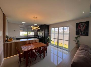 Casa · 125m² · 2 Quartos · 2 Vagas · Casa Semimobiliada com Energia Solar | 2 Dormitórios (1 Suíte com Closet) | Amplo Terreno 360m²
