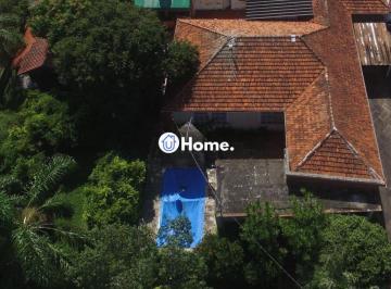 Casa · 230m² · 4 Quartos · 4 Vagas · Casa com 4 Quartos e 4 vagas de garagem no Bairro Vila Ipiranga
