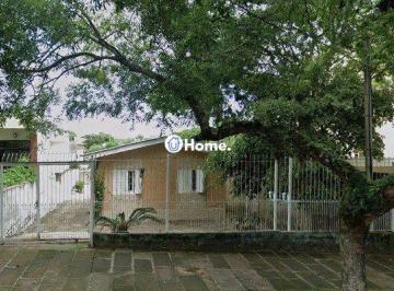 Casa · 155m² · 3 Quartos · 2 Vagas · Casa de alvenaria, 03 dormitórios próximo a Av. Teresópolis