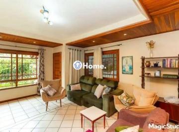 Casa · 235m² · 5 Quartos · 4 Vagas · Casa sobrado a Venda de 5 Quartos, 1 Suite e 4 Vagas de Garagem com 235M²privt.
