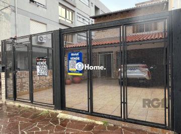 Casa · 237m² · 3 Quartos · 4 Vagas · Casa de três quartos, suíte e quatro vagas de garagem no bairro Menino Deus em P