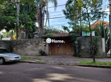 Casa · 350m² · 4 Quartos · 5 Vagas · Ampla casa com pátio Bairro Teresópolis